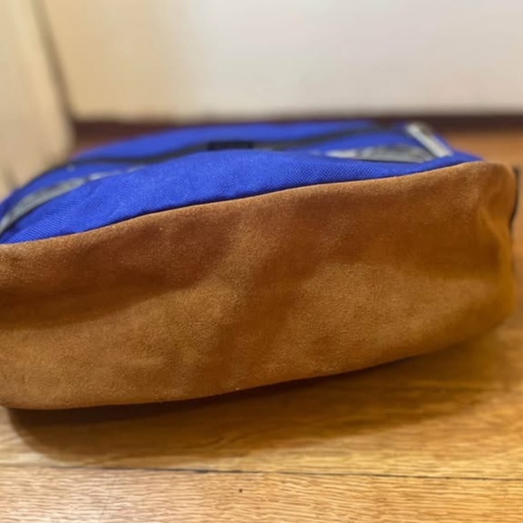 Large Fanny Pack/ belt bag w/leather bottom. - Picture 3 of 4